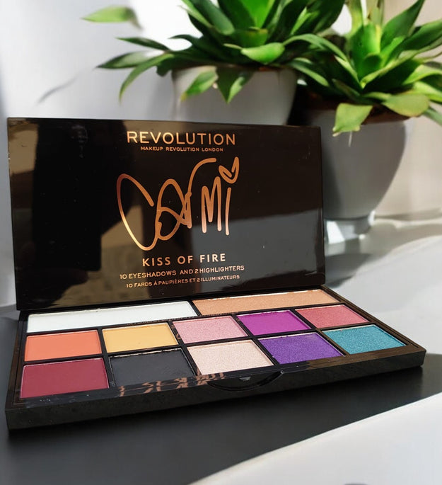 Revolution Eyeshadow Palette .