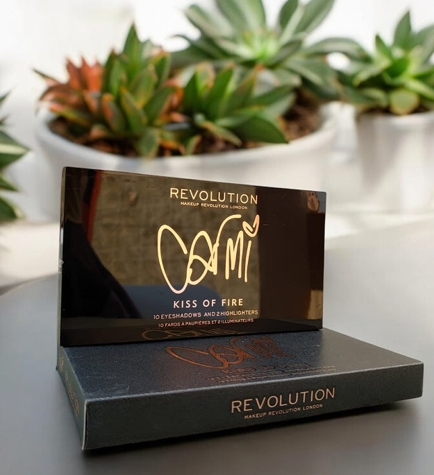 Revolution Eyeshadow Palette .